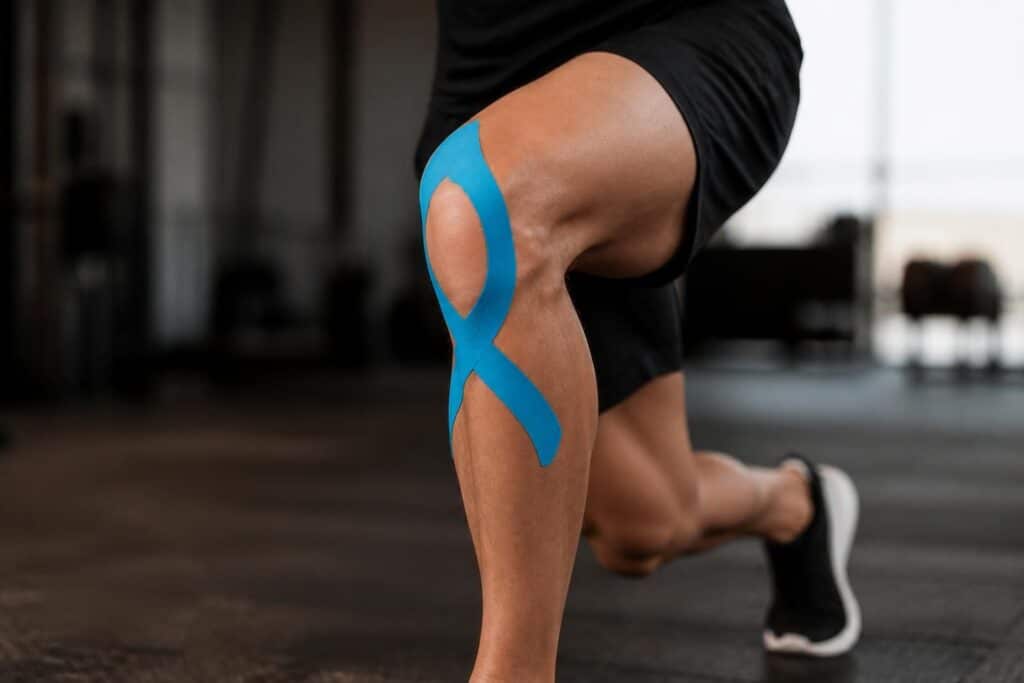 découvrez comment le taping améliore le soutien articulaire en sport, ses bienfaits et son importance pour la performance et la prévention des blessures.